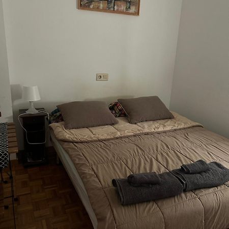 Habitacion Doble En Figueres Apartment Figueres  Exterior photo